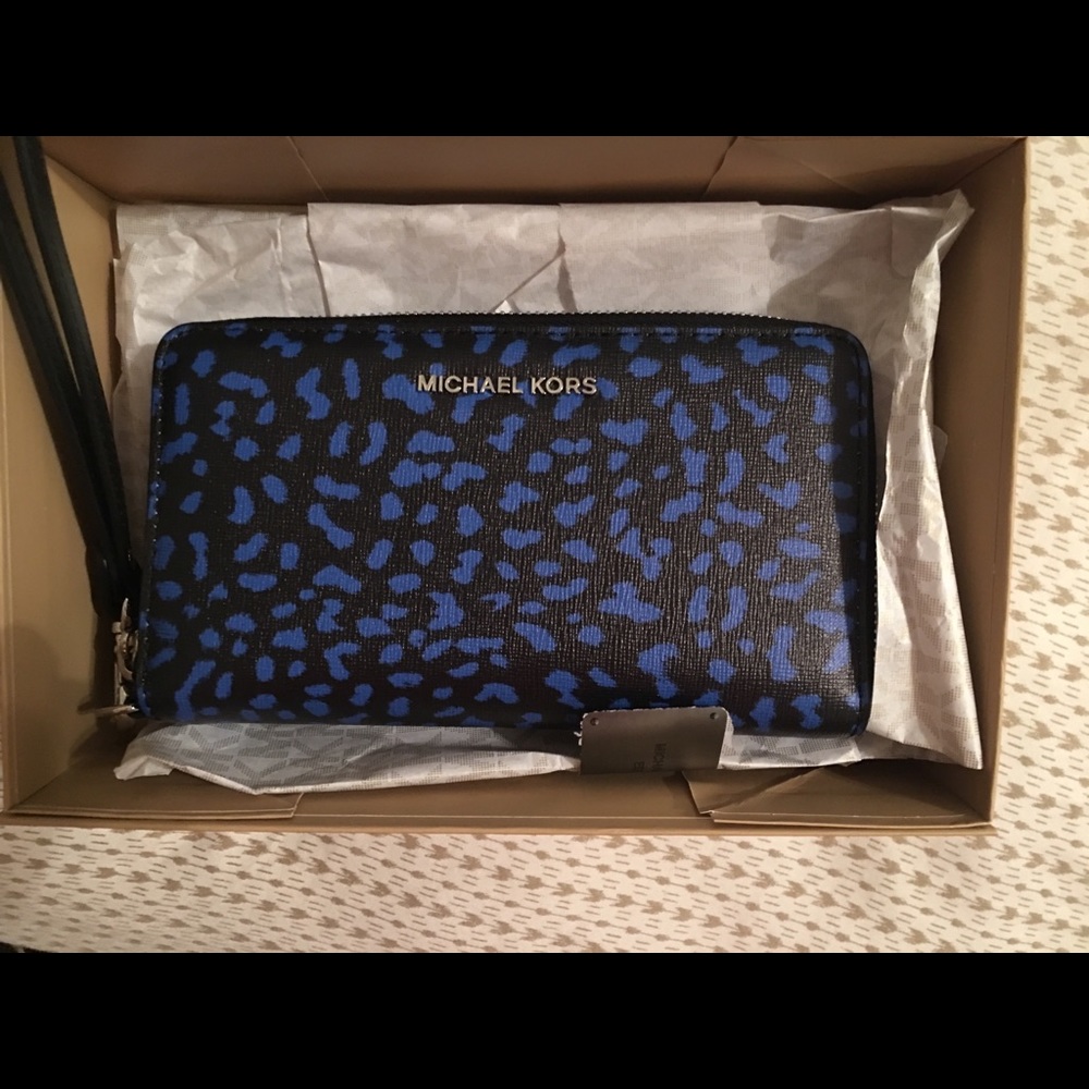 Michael Kors Wristlet